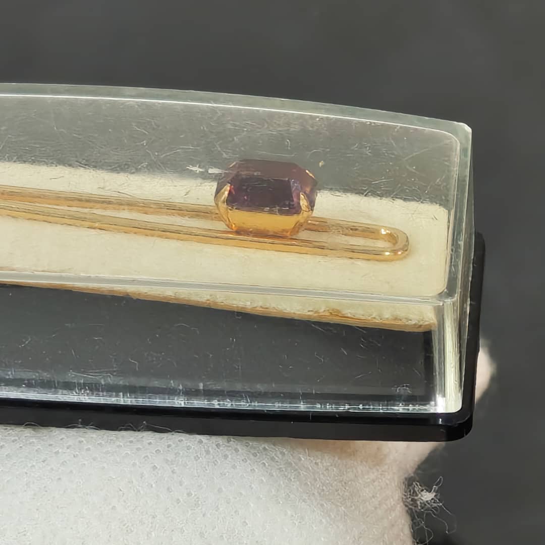 بروش ربطة عنق بلاكي فرنسي بحجر أمتيست
طول 6cm
Prix 8500