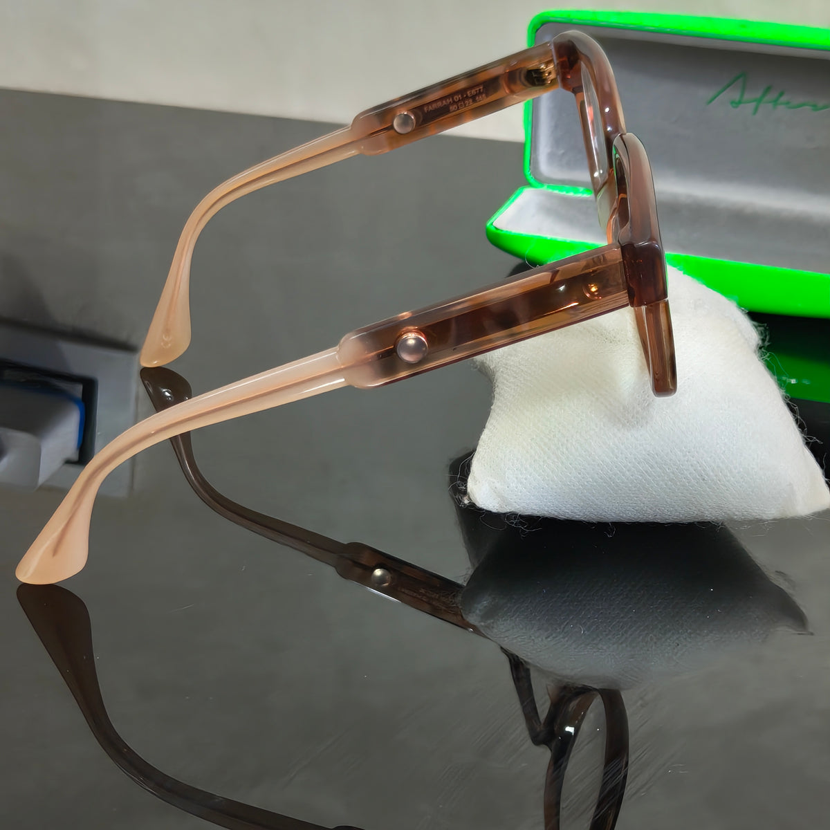 Cadre du lunette Vanessa Bruno femme original 
50/22
Prix 10000