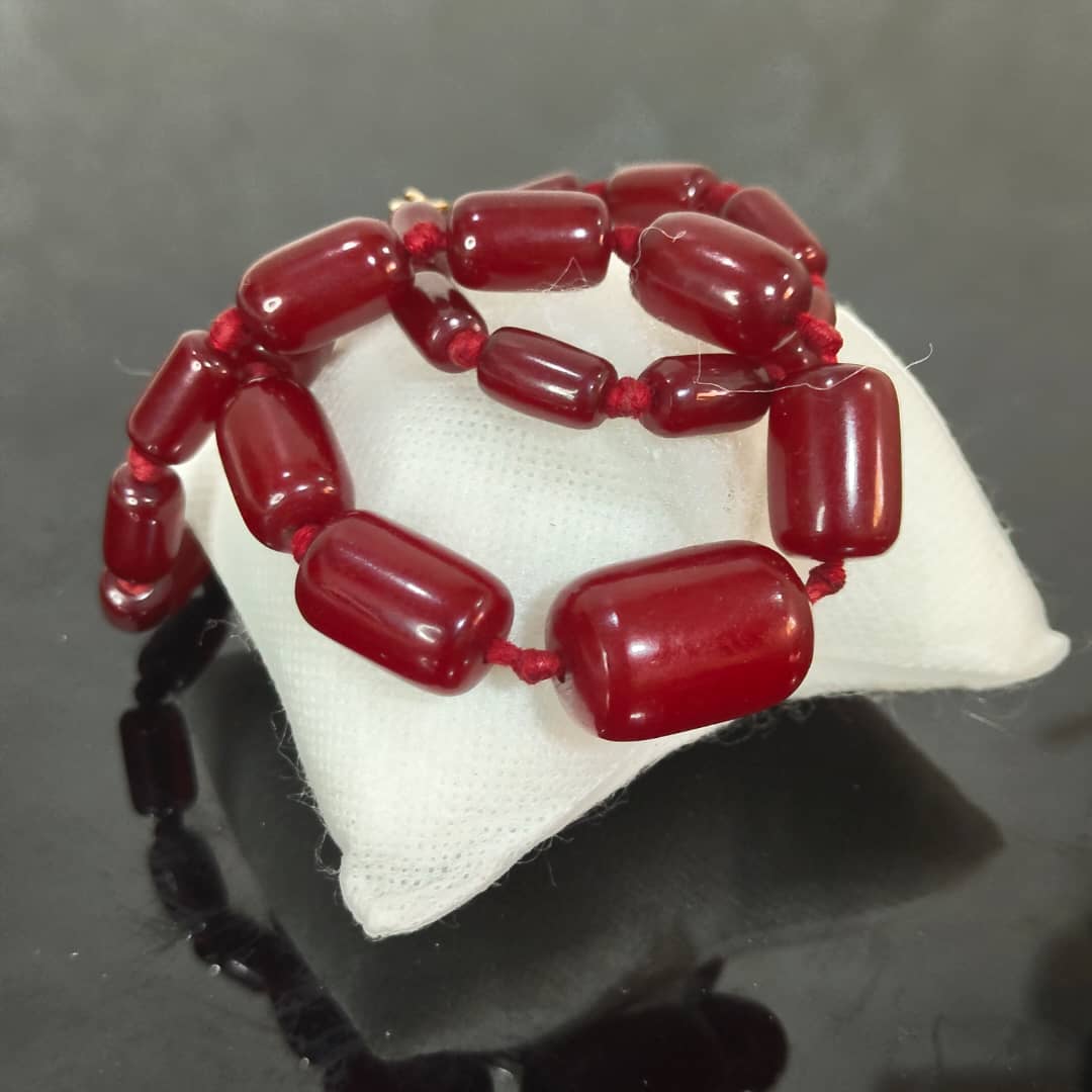 عقد تحفة بحجر كهرمان أحمر
طول مغلق 23cm
Prix 12000