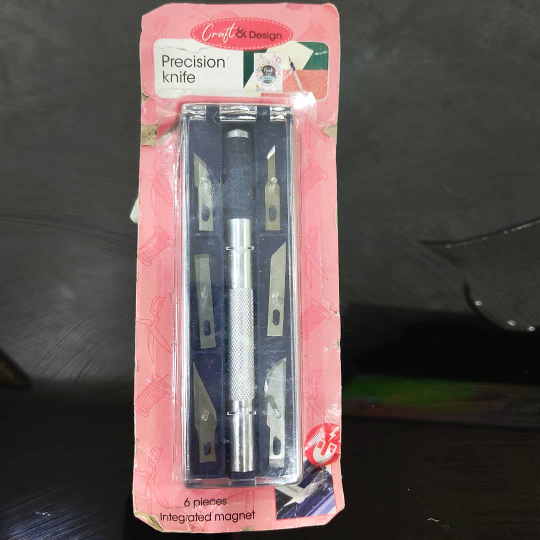 أداة تقطيع جديدة
طول 21cm
Prix 5000