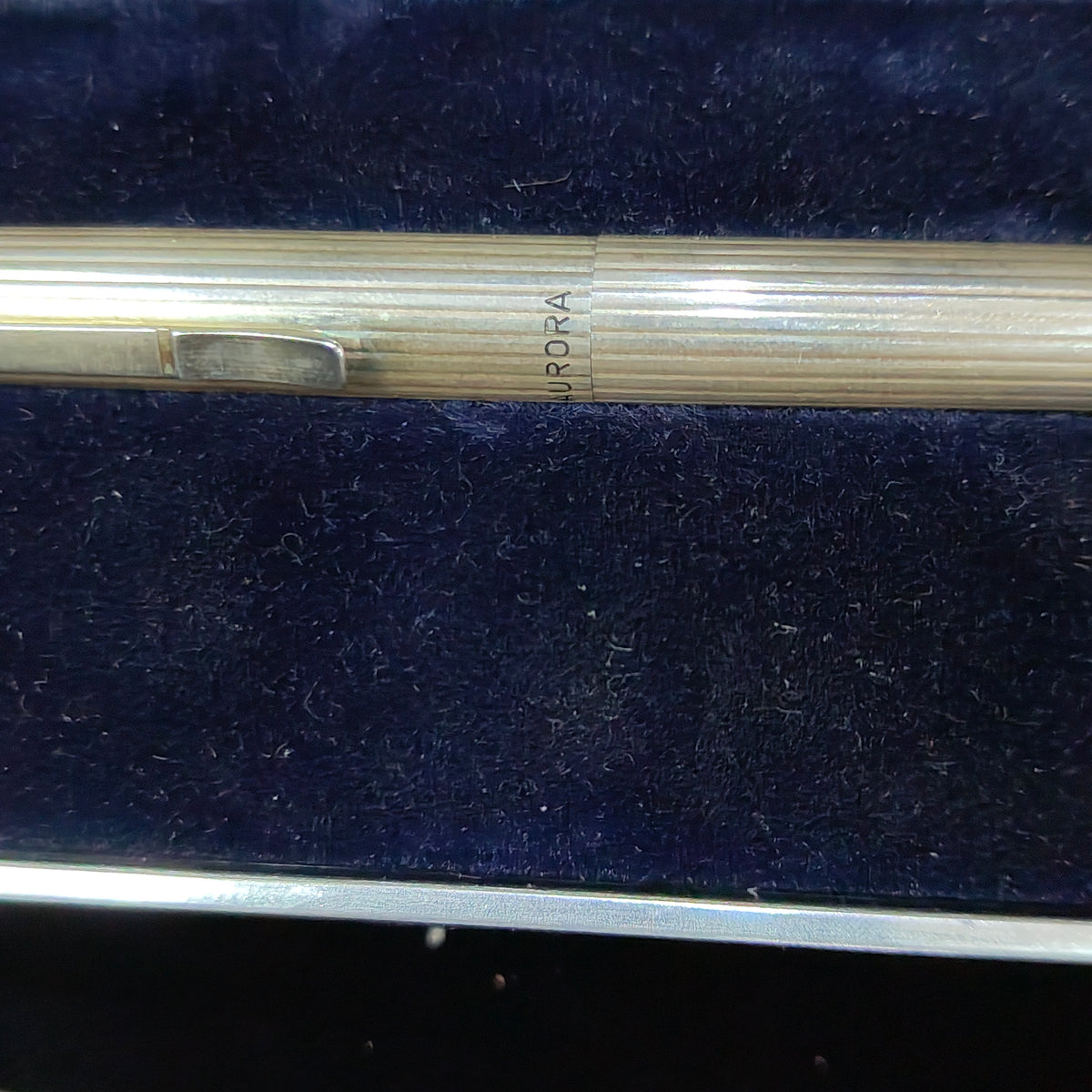 Stylo plume aurora argent/ or14k
Prix 42000