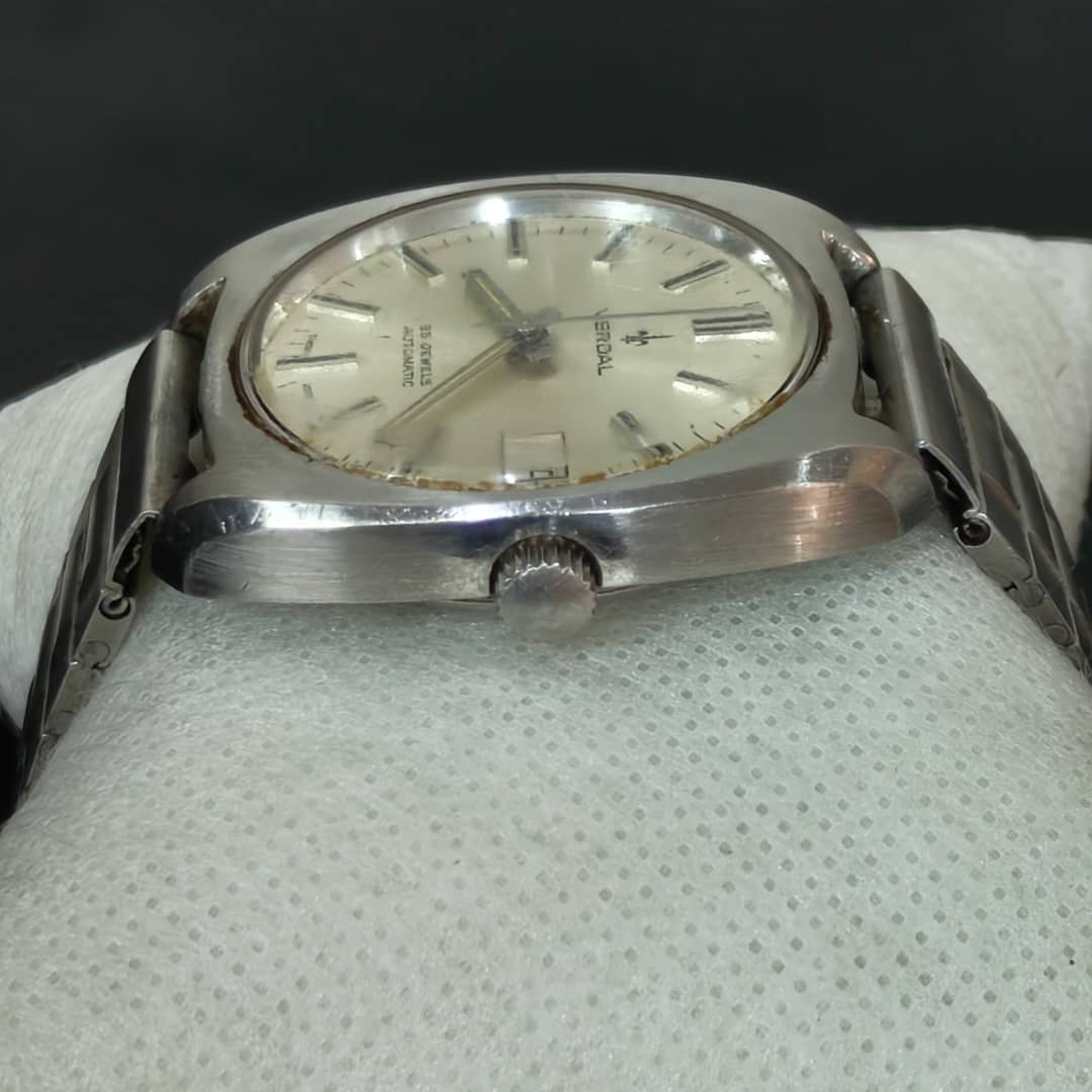 Montre verdal automatique original /مليون وسبعية الف
38mm
Prix 17000