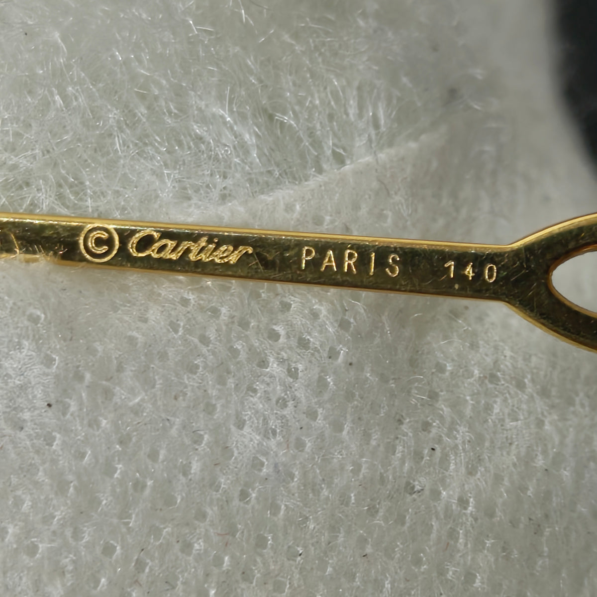 Lunette cartier France original    إثنان عشر مليون
54/18
Prix 120000
