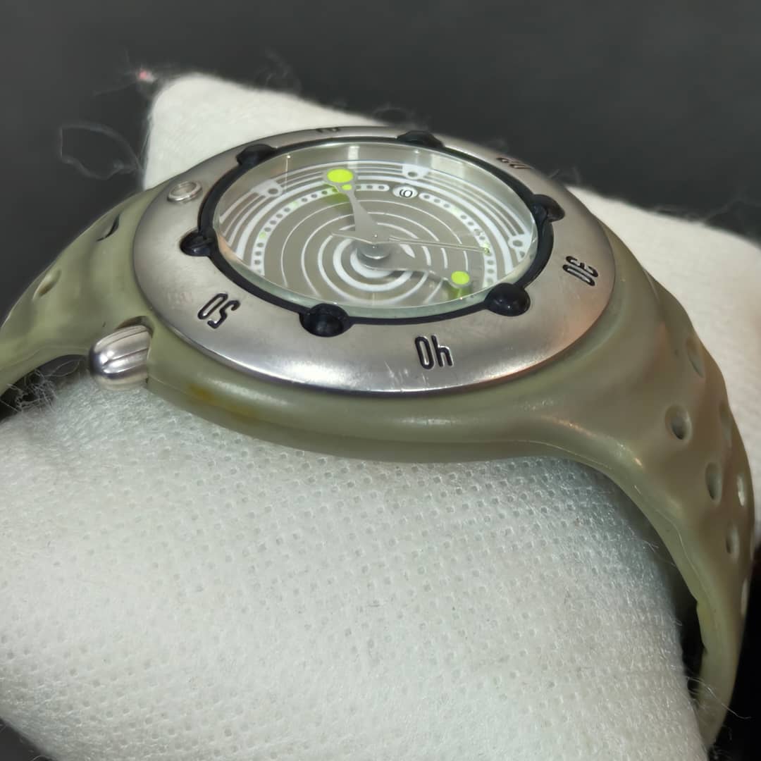 Montre Nike plongée 200m
38mm
Prix 12000