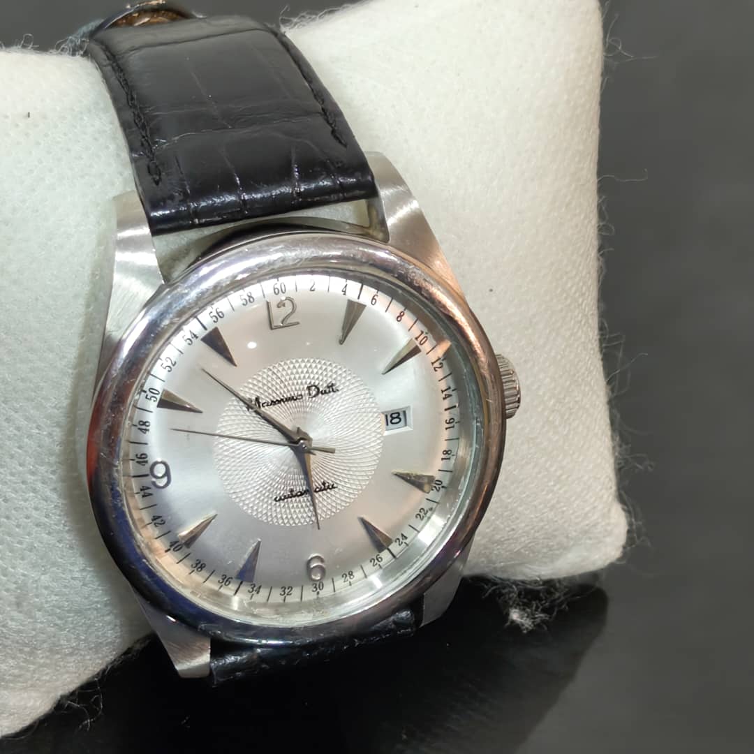 Montre Massimo Dutti automatique original 
42mm
Prix 22000