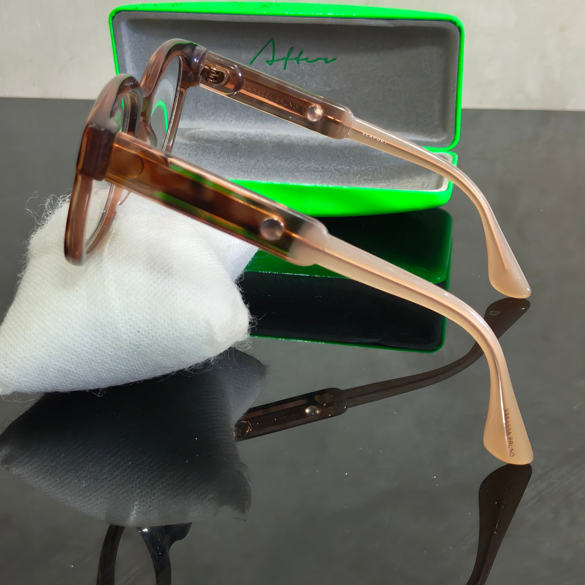 Cadre du lunette Vanessa Bruno femme original 
50/22
Prix 10000