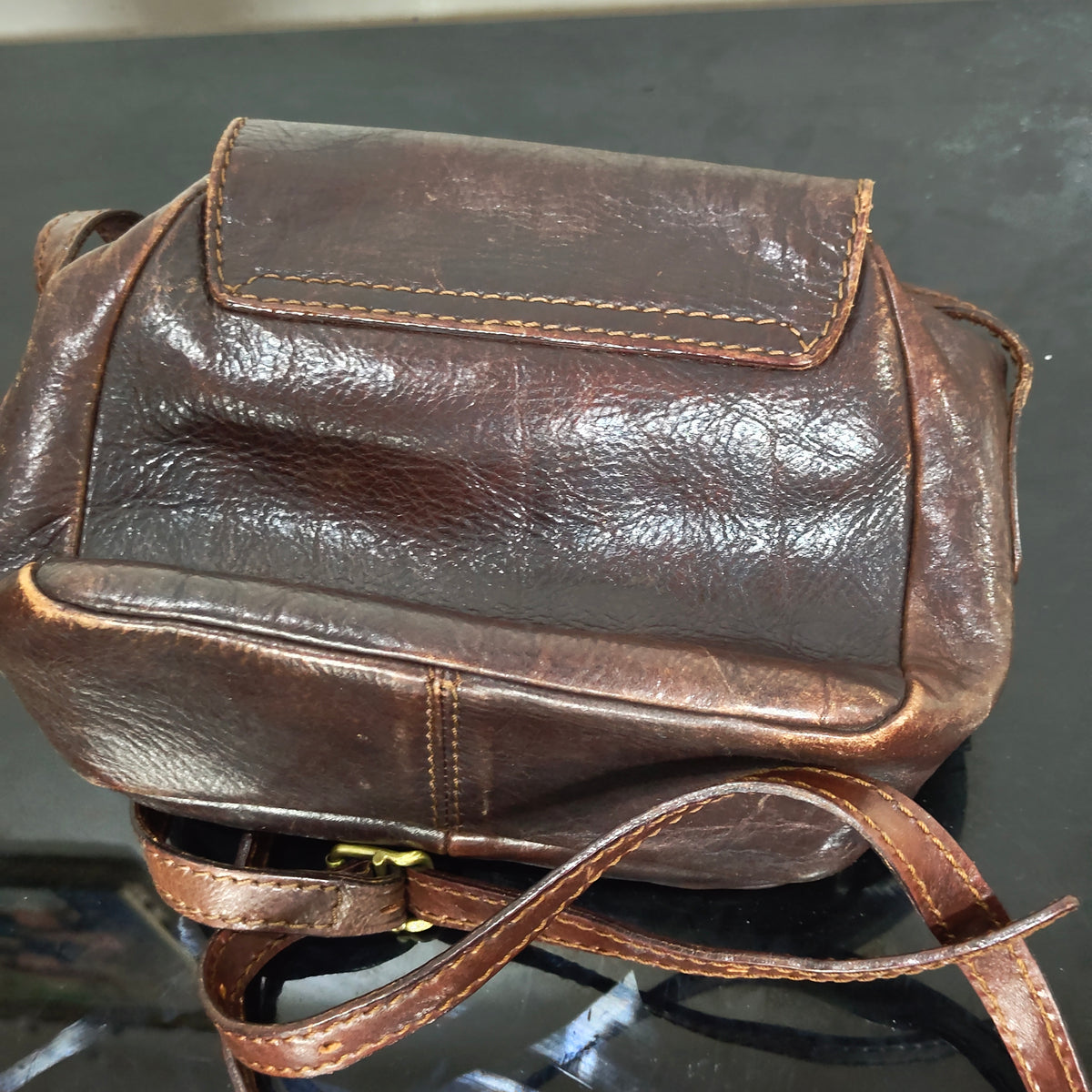 Sac thé bridje en cuir femme 
20cm/20cm
Prix 10000