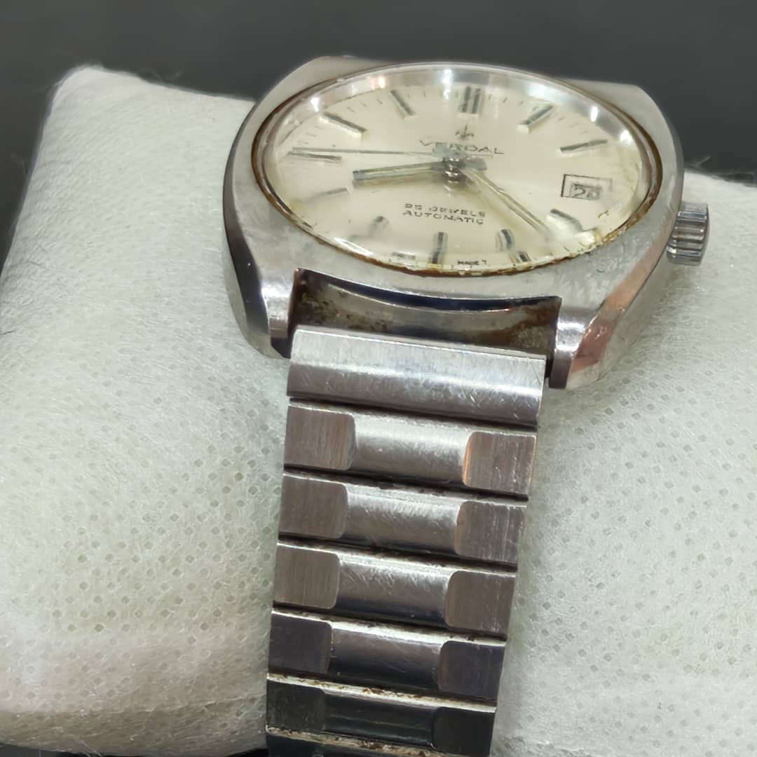 Montre verdal automatique original /مليون وسبعية الف
38mm
Prix 17000