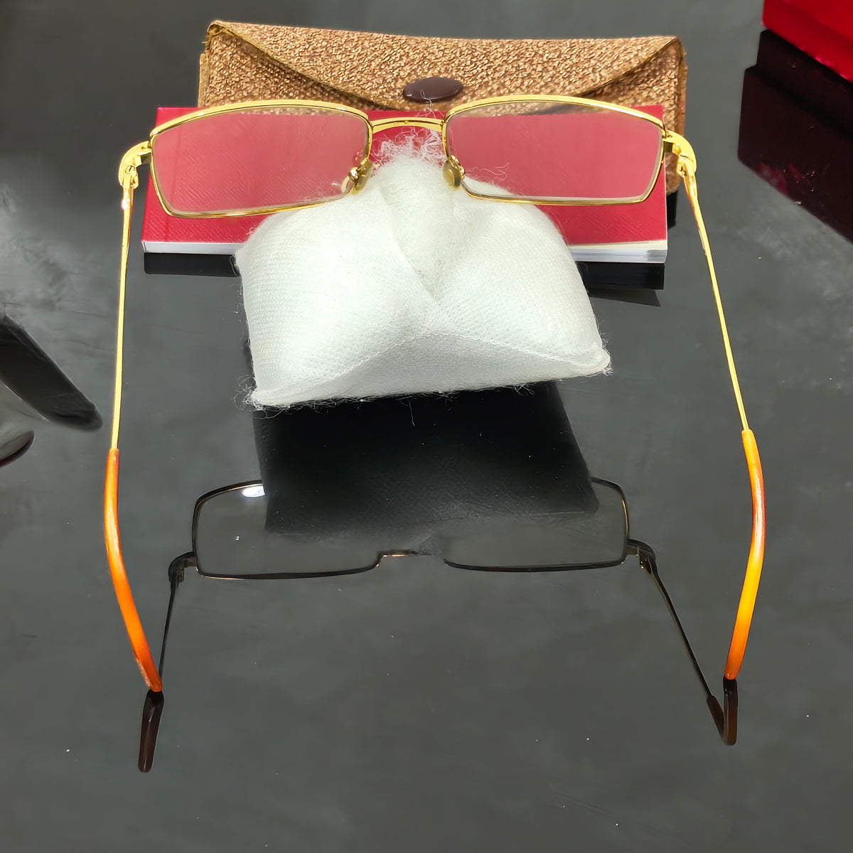 Lunette cartier France original    إثنان عشر مليون
54/18
Prix 120000