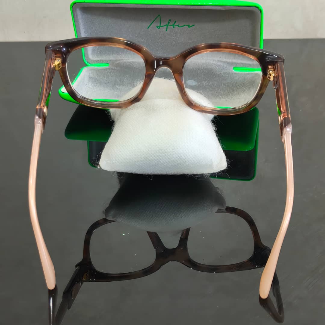 Cadre du lunette Vanessa Bruno femme original 
50/22
Prix 10000