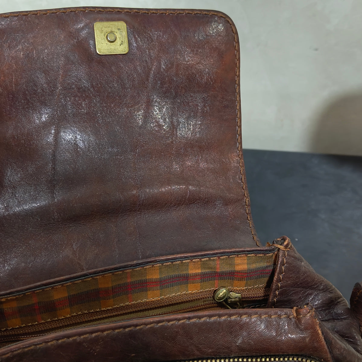 Sac thé bridje en cuir femme 
20cm/20cm
Prix 10000