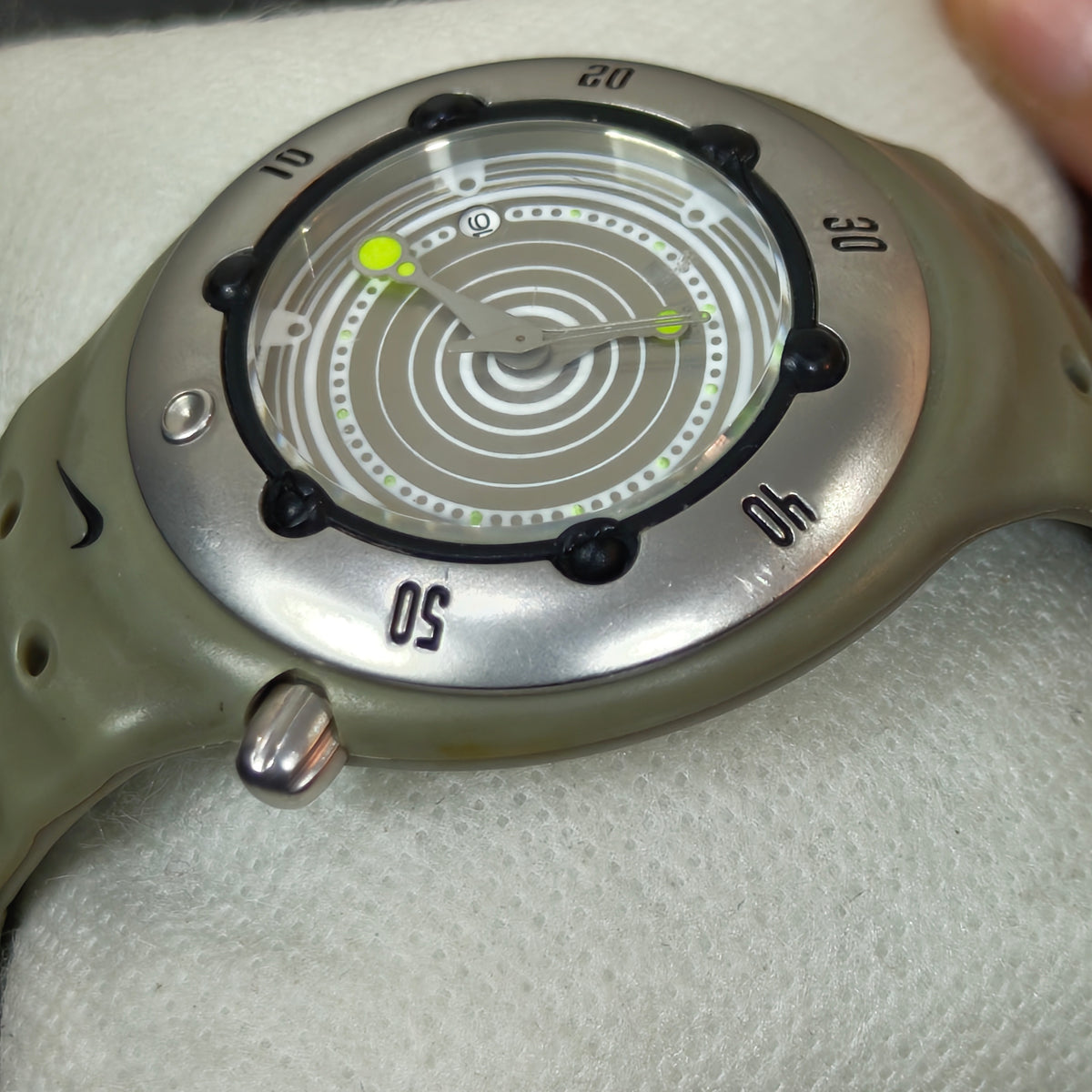 Montre Nike plongée 200m
38mm
Prix 12000