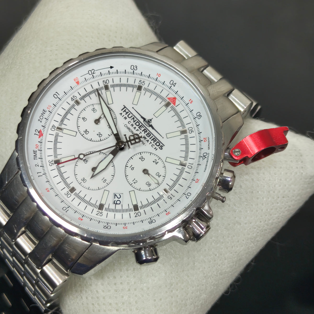 Montre Thunderbirds air craft watch chronograph quartz original/ثلاثة ملايين 
40mm
Prix 30000