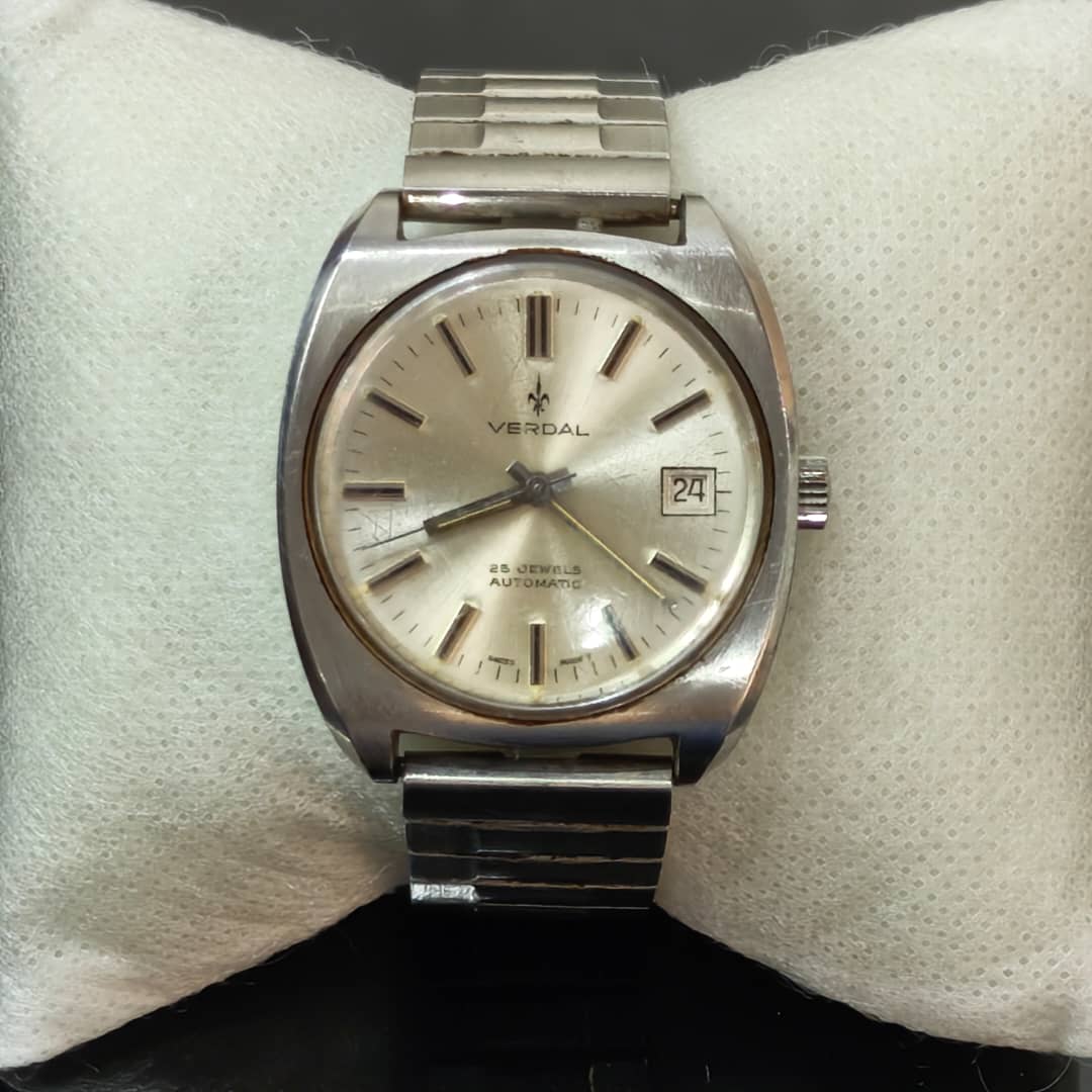 Montre verdal automatique original /مليون وسبعية الف
38mm
Prix 17000
