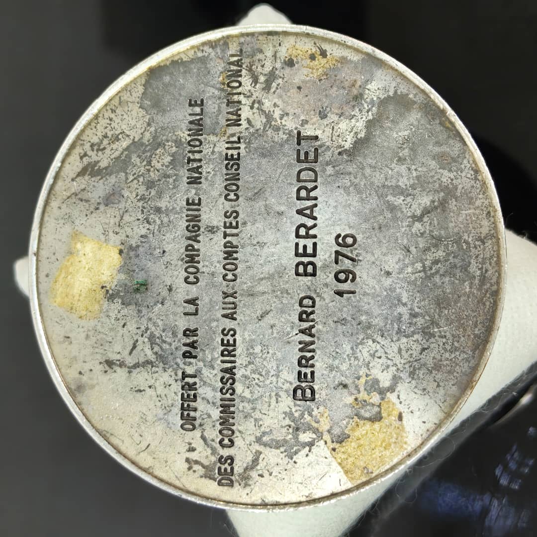 Ancien médaille argenté1979
قطر 8cm