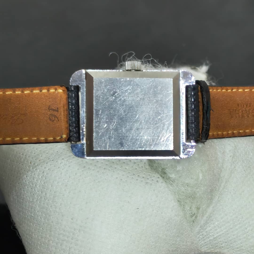 Montre Tissot automatique original ثلاثة ملايين 
36mm
Prix 30000