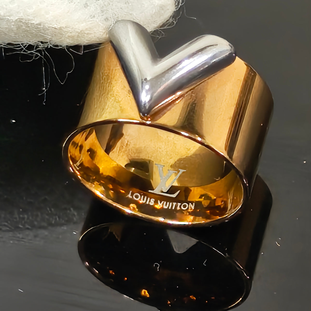 خاتم بلاكي Louis Vuitton 
سعر 6500