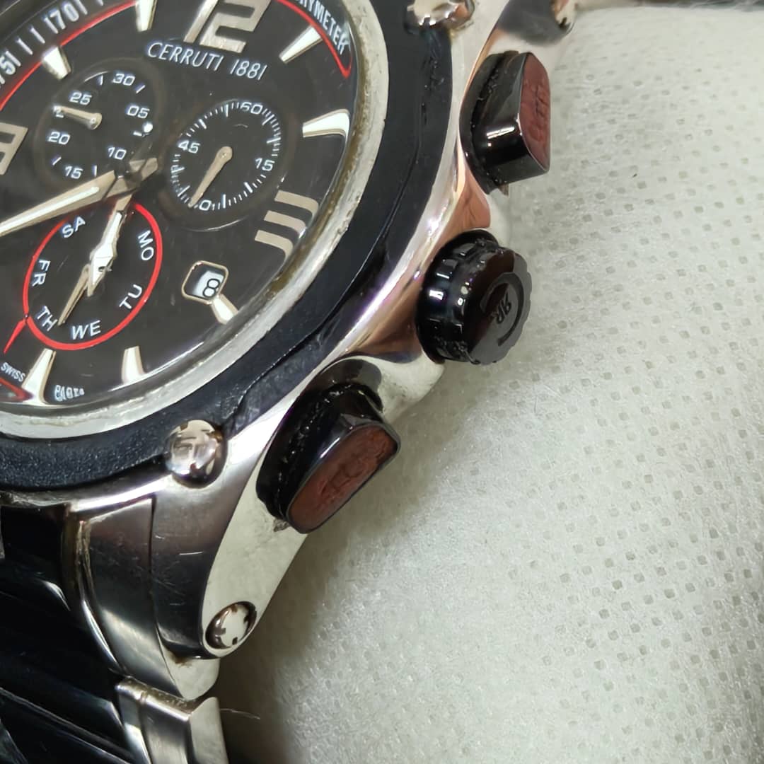 Montre Cerruti 1881 chronographe Quartz original/ زوج ملايين 
42mm
Prix 20000