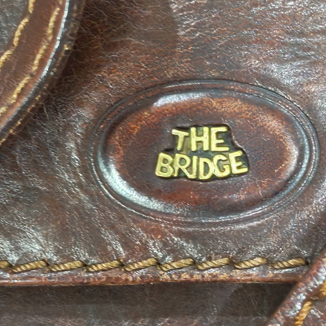 Sac thé bridje en cuir femme 
20cm/20cm
Prix 10000