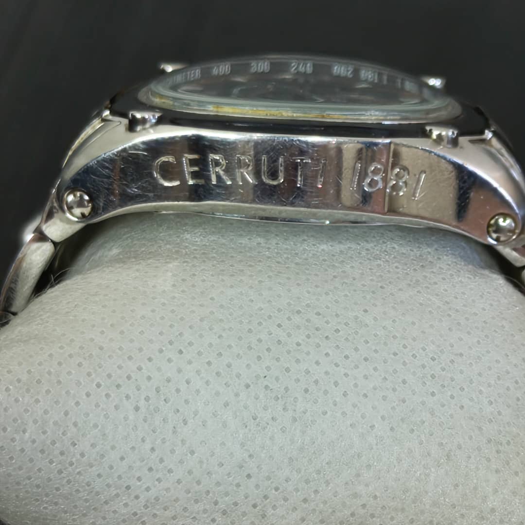 Montre Cerruti 1881 chronographe Quartz original/ زوج ملايين 
42mm
Prix 20000