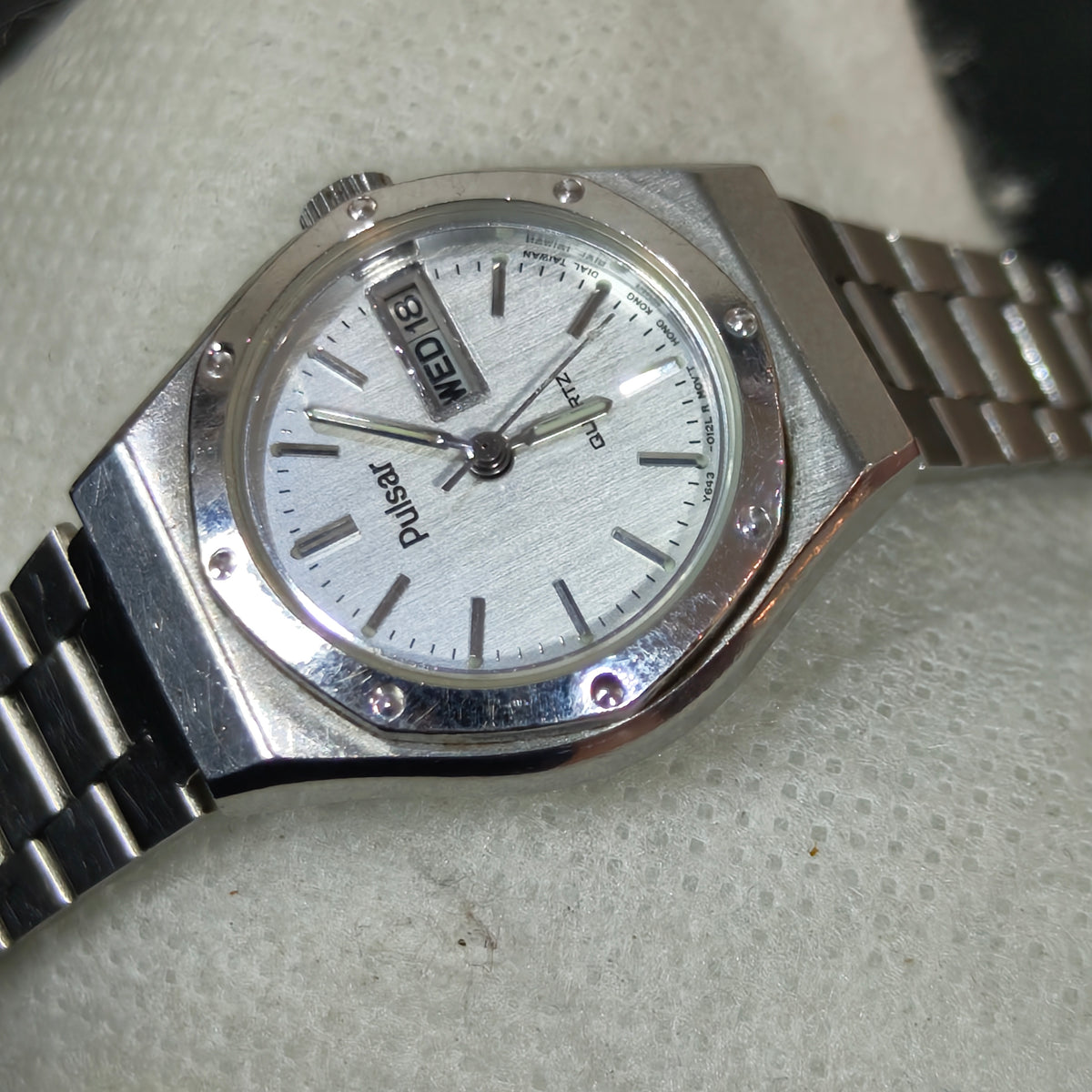 Montre pulsar femme quartz original 
Prix 8000