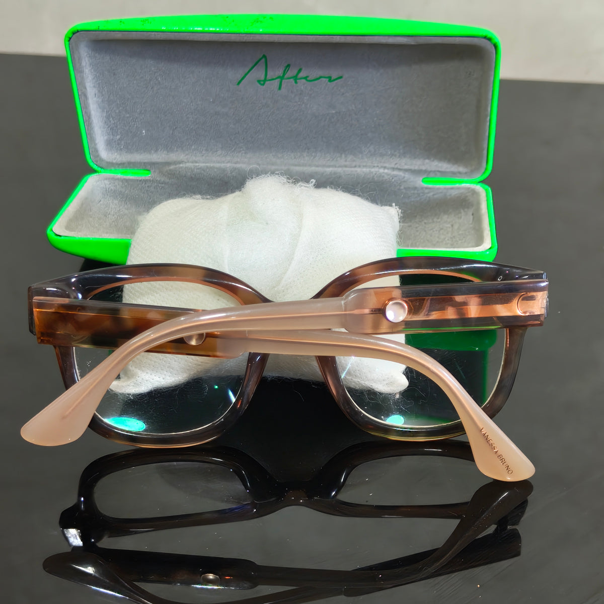 Cadre du lunette Vanessa Bruno femme original 
50/22
Prix 10000