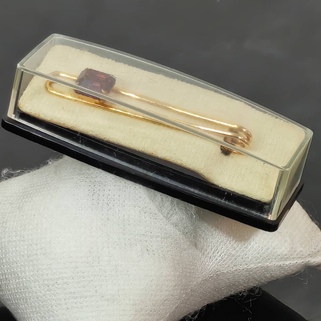بروش ربطة عنق بلاكي فرنسي بحجر أمتيست
طول 6cm
Prix 8500