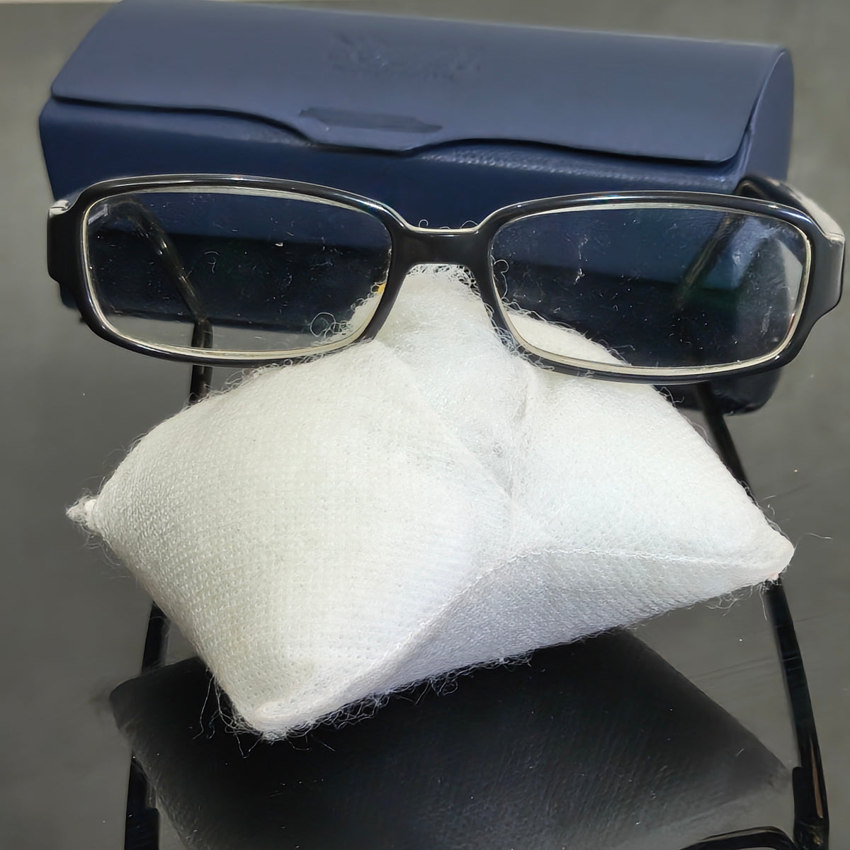 Cadre du lunette Armani femme original 
Prix 7000