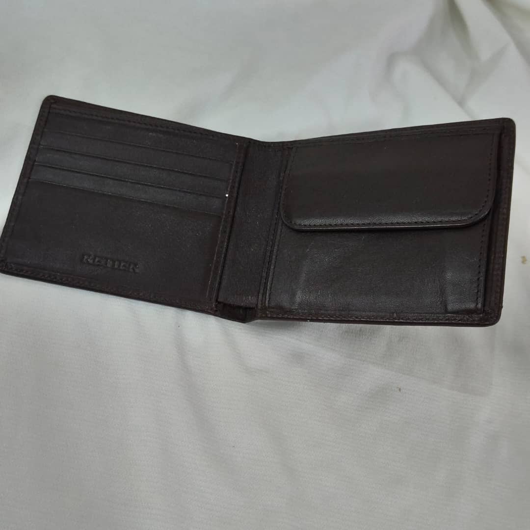Portefeuille retier en cuir original 
23/10cm