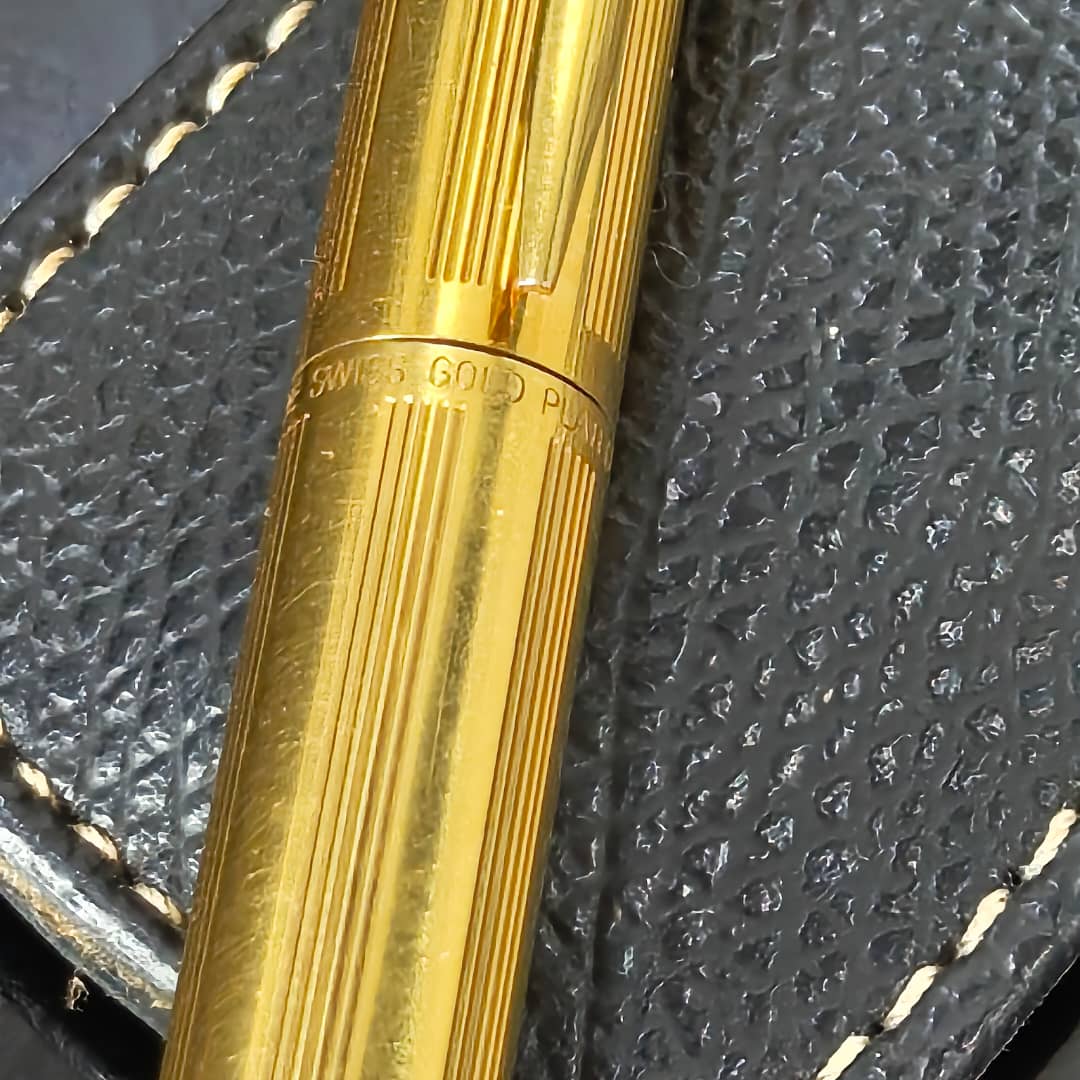 Stylo grand d'Ache Swiss gold plated تغليف ذهب
لا يكتب
سعر 16000