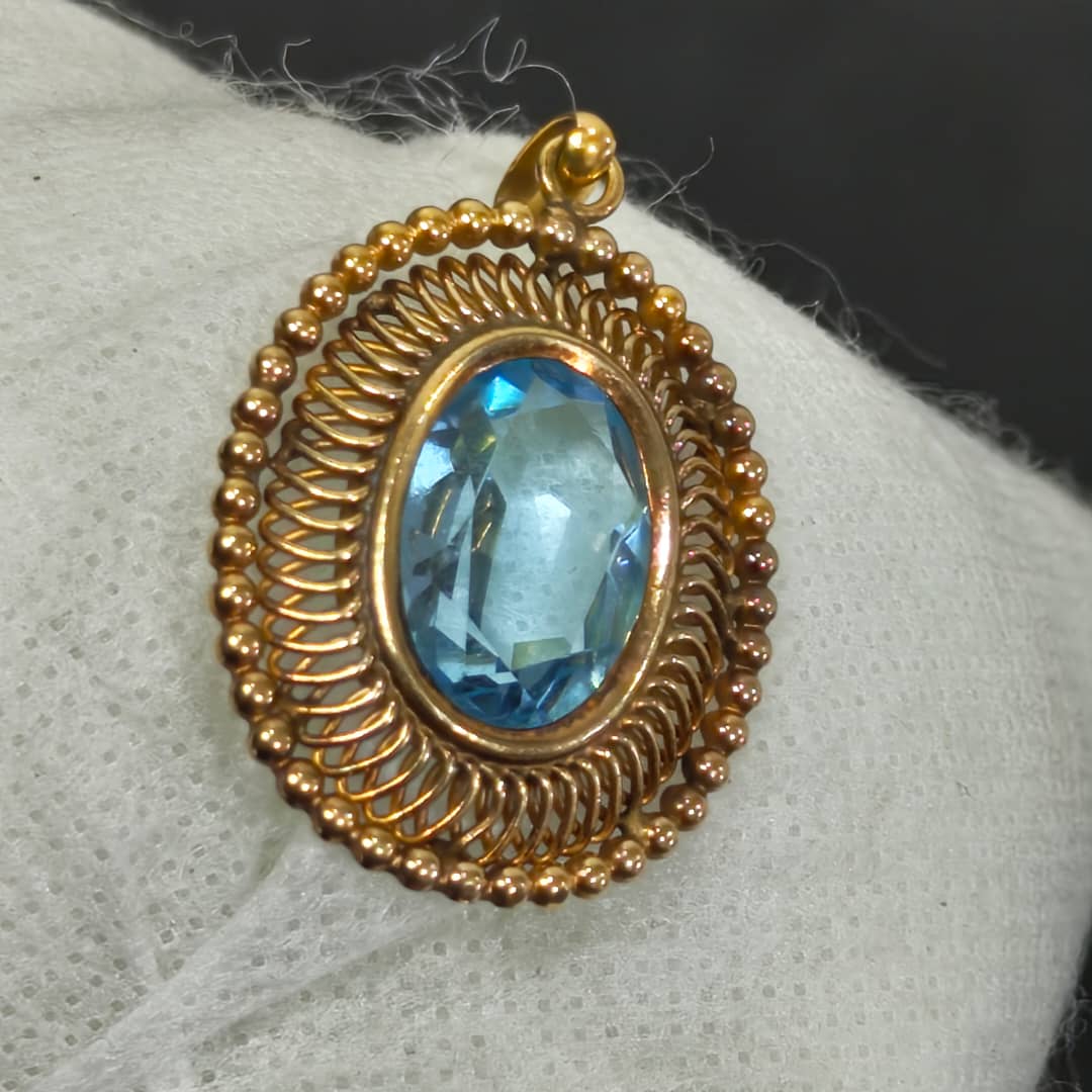 قلادة بلاكي فرنسي بحجر توباز سماوي
4/2,5cm
Prix 12000