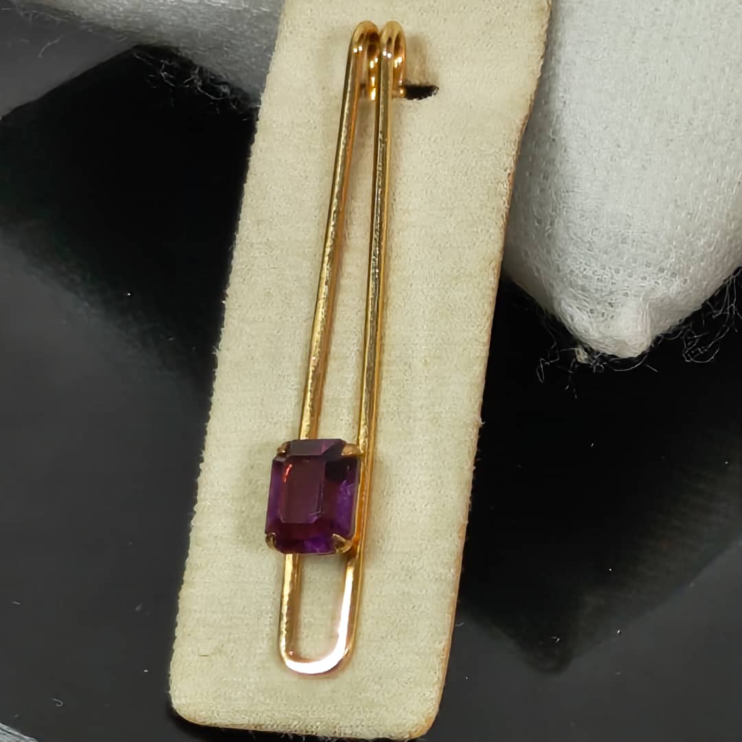 بروش ربطة عنق بلاكي فرنسي بحجر أمتيست
طول 6cm
Prix 8500