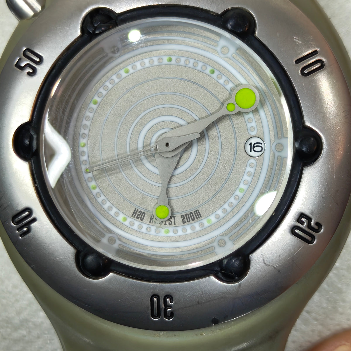 Montre Nike plongée 200m
38mm
Prix 12000