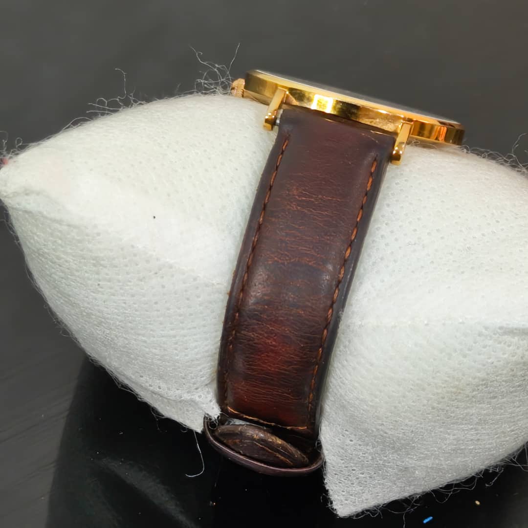 Montre DW femme quartz original 
Prix 8500
