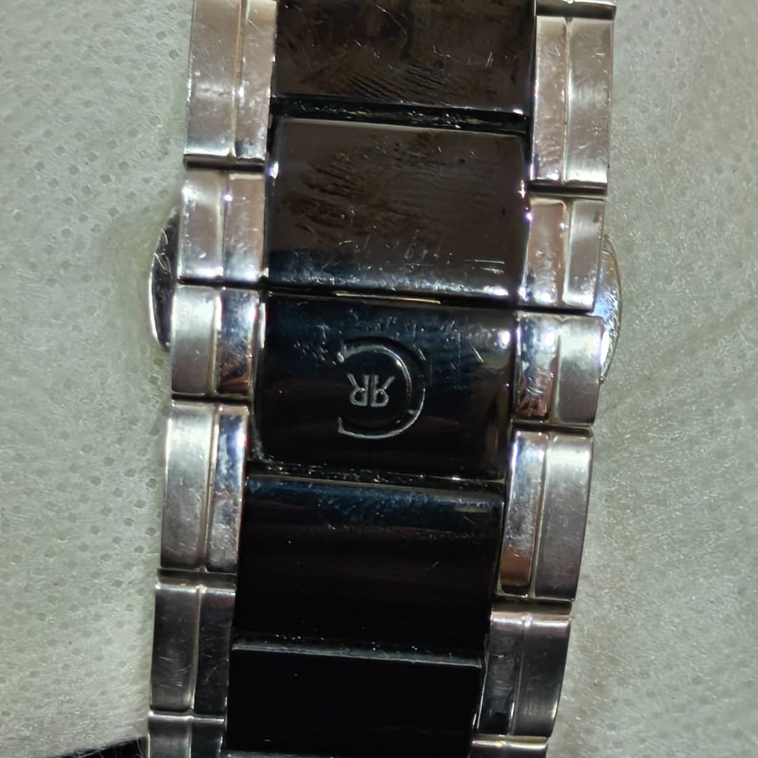 Montre Cerruti 1881 chronographe Quartz original/ زوج ملايين 
42mm
Prix 20000
