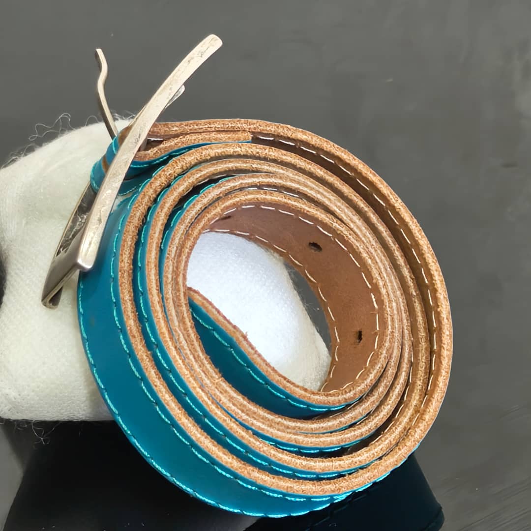 Ceinture Vanzetti femme en cuir original 
98cm
Prix 4500