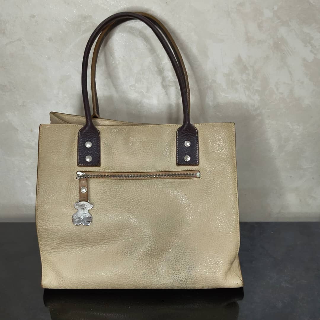 Sac tous en cuir femme original 
30/26cm
Prix 12000