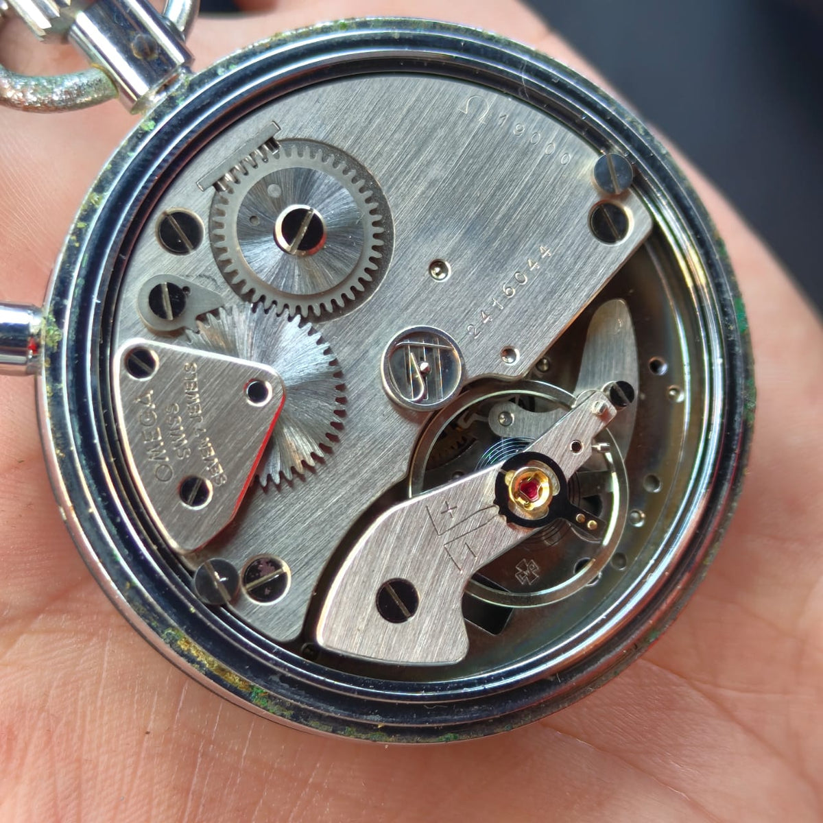 Chronomètre Omega mécanique vintage original 
50mm
Prix 22000