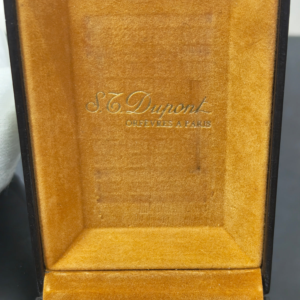 Briquet Dupont argent Paris 
6/4cm
Prix 25000