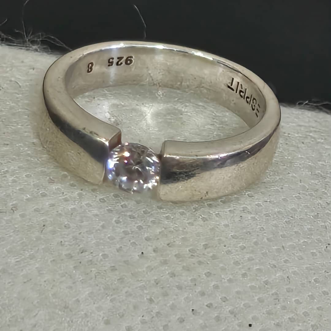 Bague esprit argent femme original 
Prix 10000