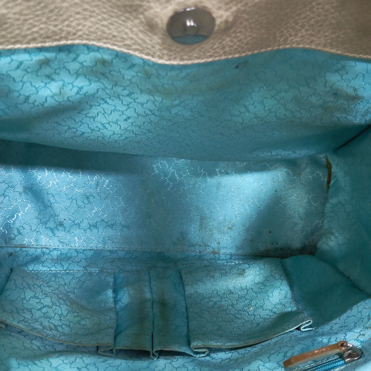 Sac tous en cuir femme original 
30/26cm
Prix 12000